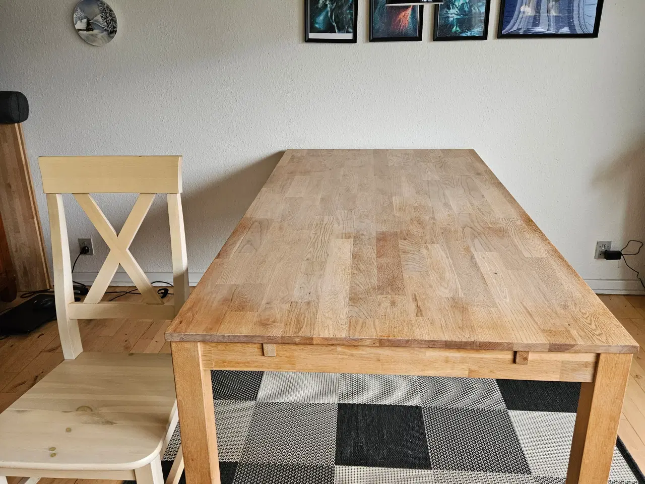 Billede 1 - Spisebord med 4 stole