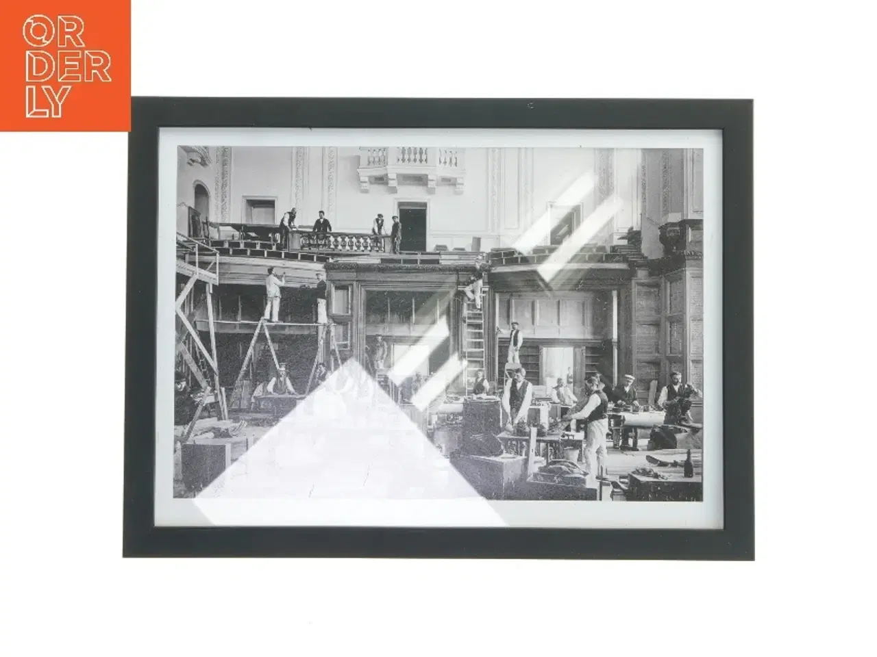 Billede 1 - Sort billedramme med fotos af arbejdere (str. 21x29,7 cm)