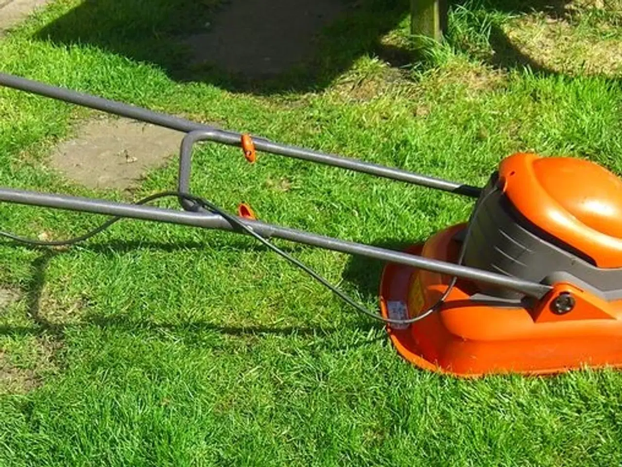 Billede 5 - Flymo plæneklipper