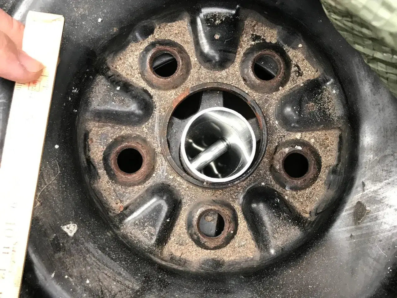 Billede 6 - Helårs dæk på stålfælge 175/65 r14