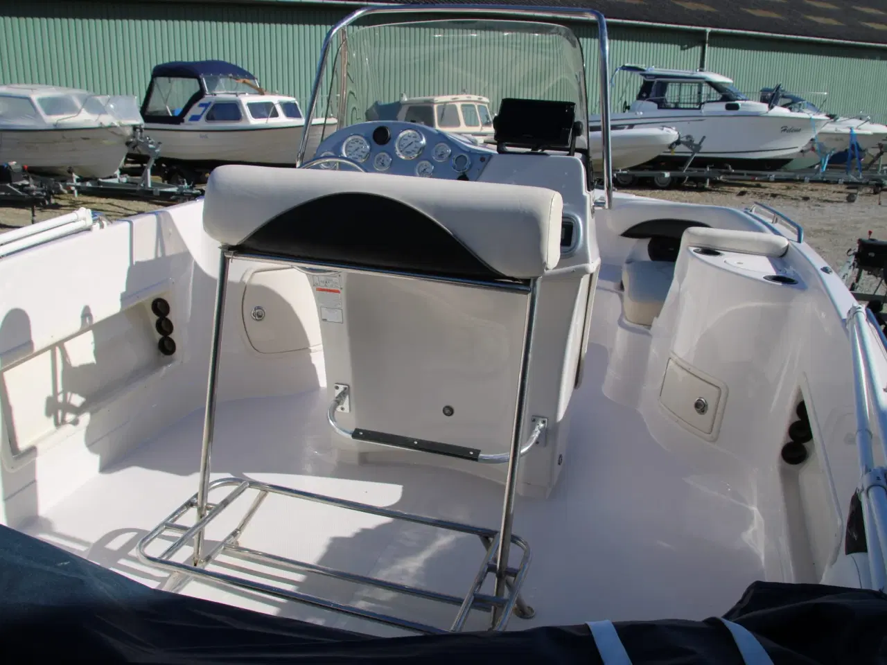 Billede 10 - Tahoe 215 CC Deckboat WA