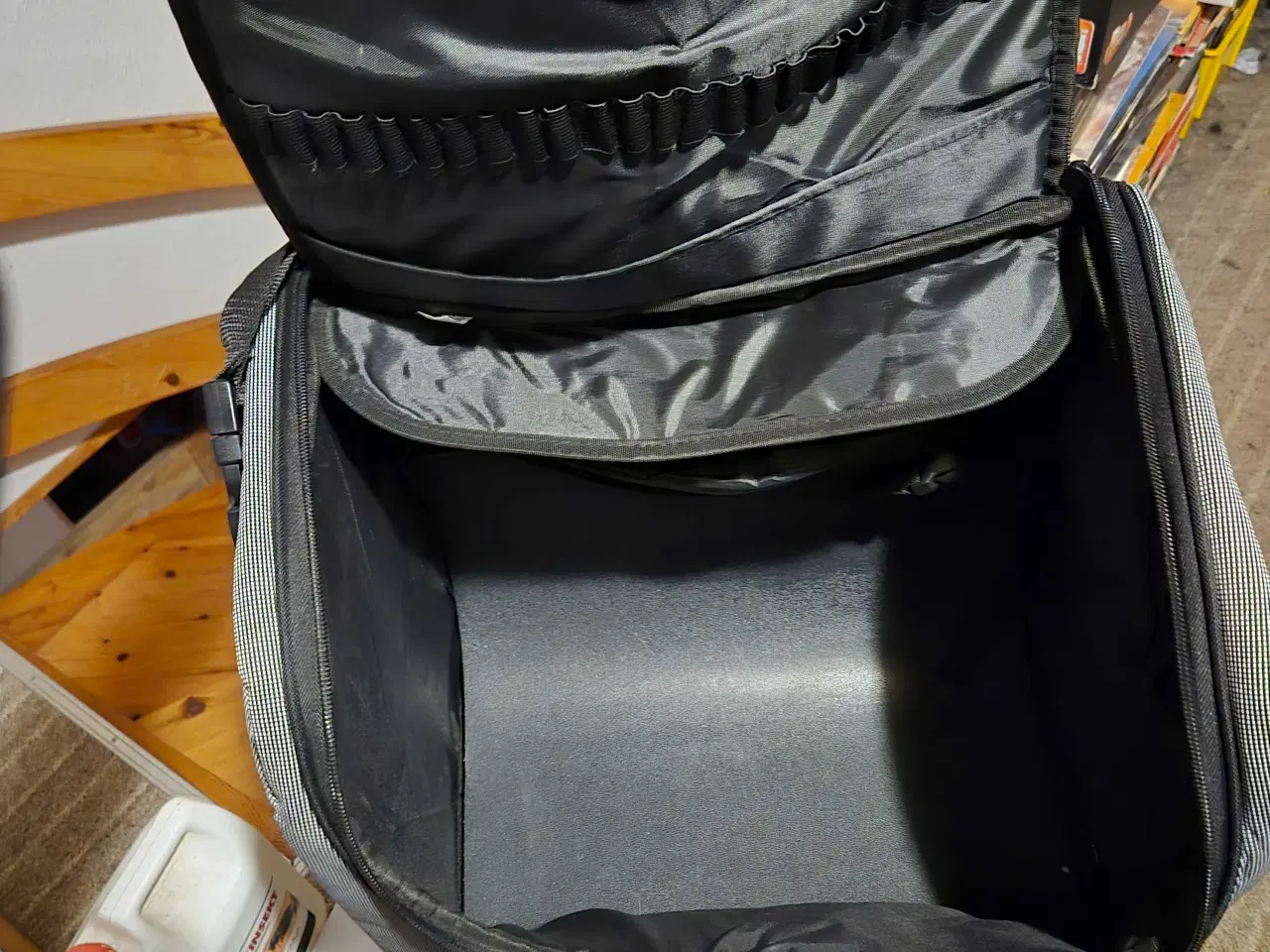 Billede 5 - Taske til hobby med hjul 