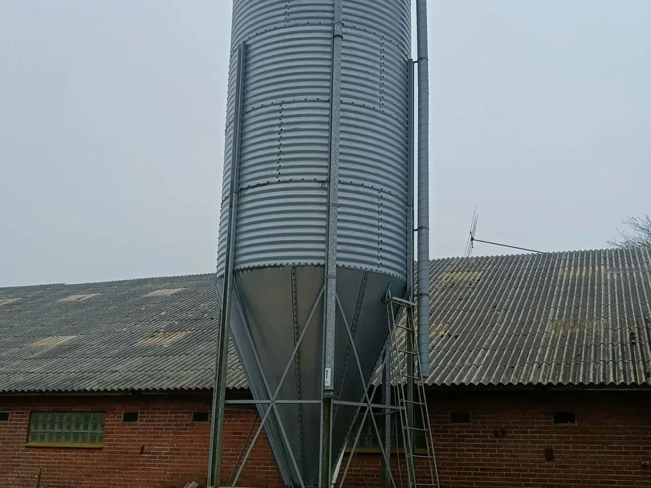 Billede 3 - - - - Silo (Måske MHJ) men nok en Dacs silo,