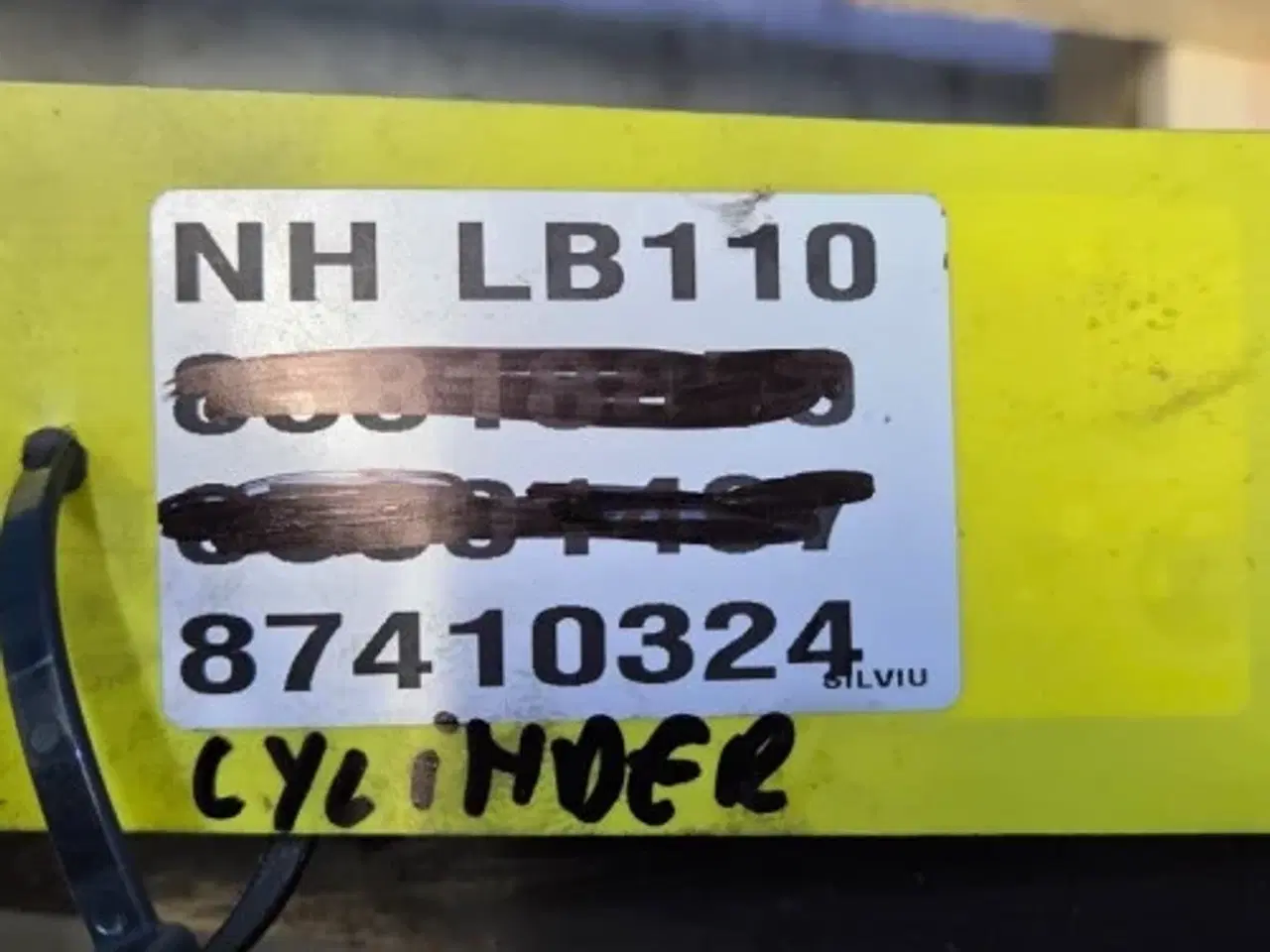 Billede 7 - New Holland LB110 Cylinder 87410324