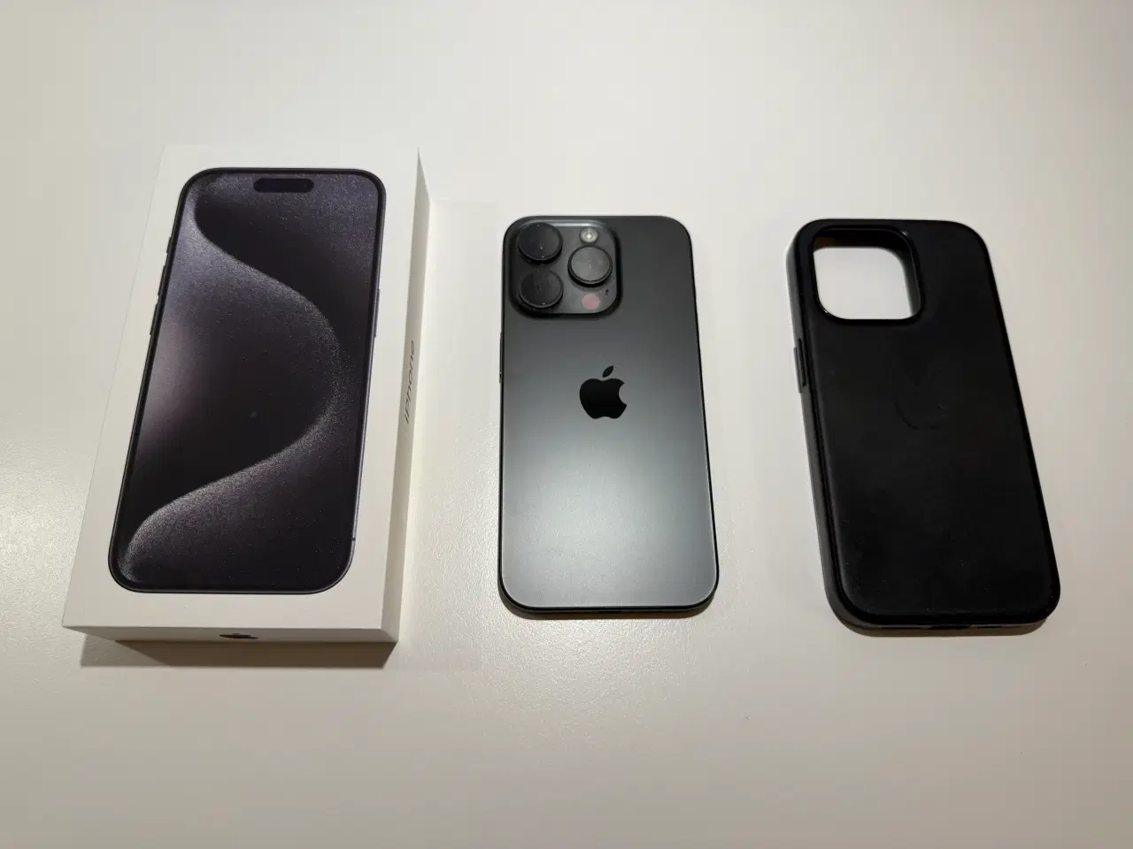 Billede 2 - Sælger iPhone 15 Pro 128 GB, Black Titanium