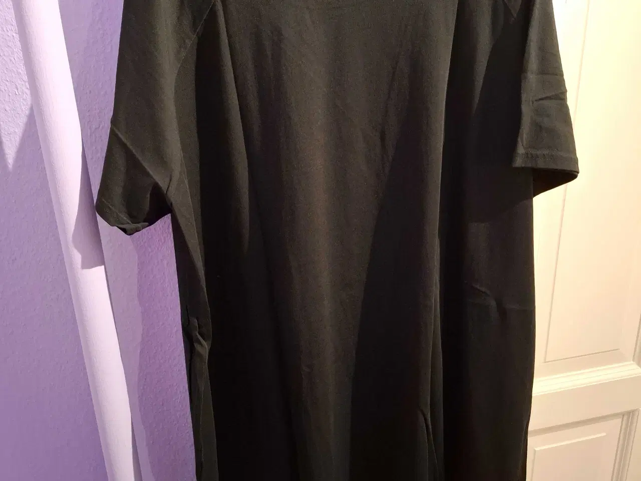 Billede 2 - Lækker t-shirt i Bomuld