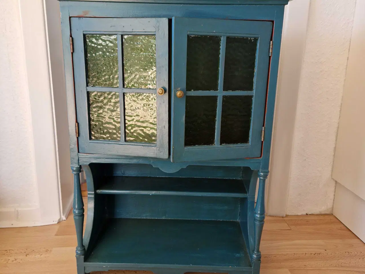 Billede 5 - Unikt antikt arvestykker. Tobaksskab/vitrineskab