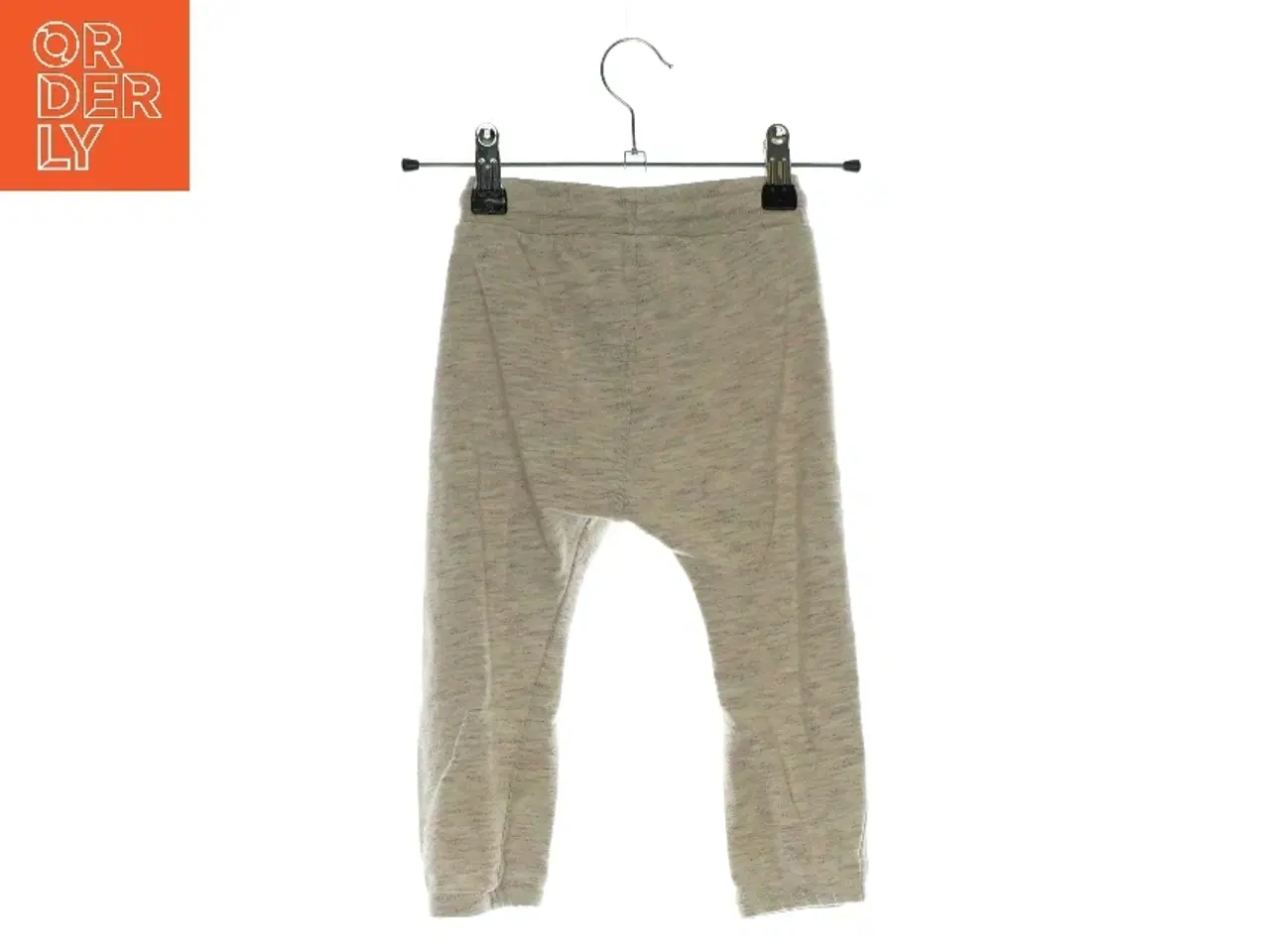 Billede 4 - Sæt med bluse og bukser fra Hummel (Str. 92)