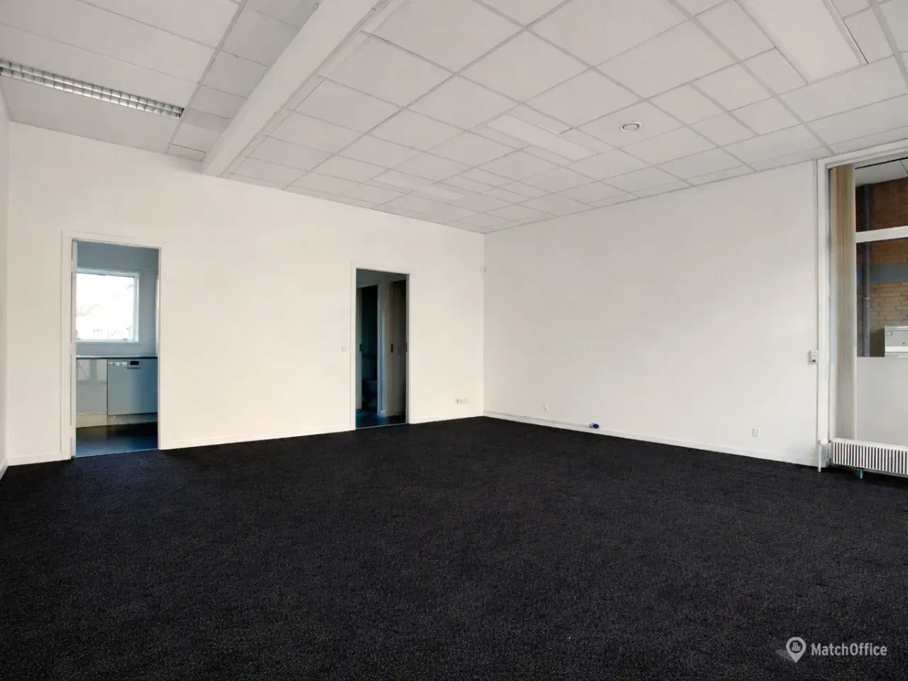 Billede 3 - Lyst og velbeliggende butikslokale på Høje Taastrup Boulevard