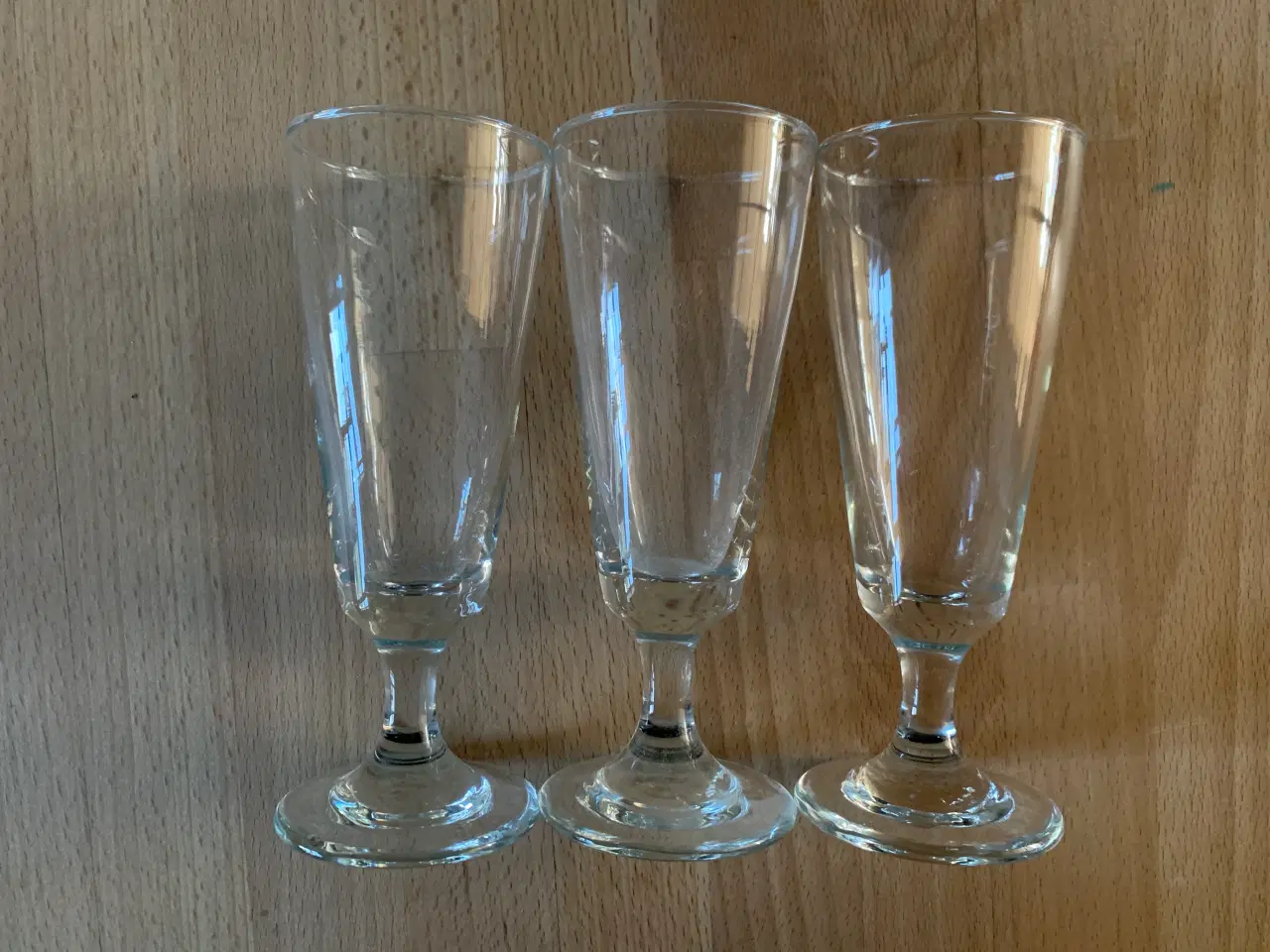 Billede 1 - 3 stk. champagneglas med en form, som en keglestub