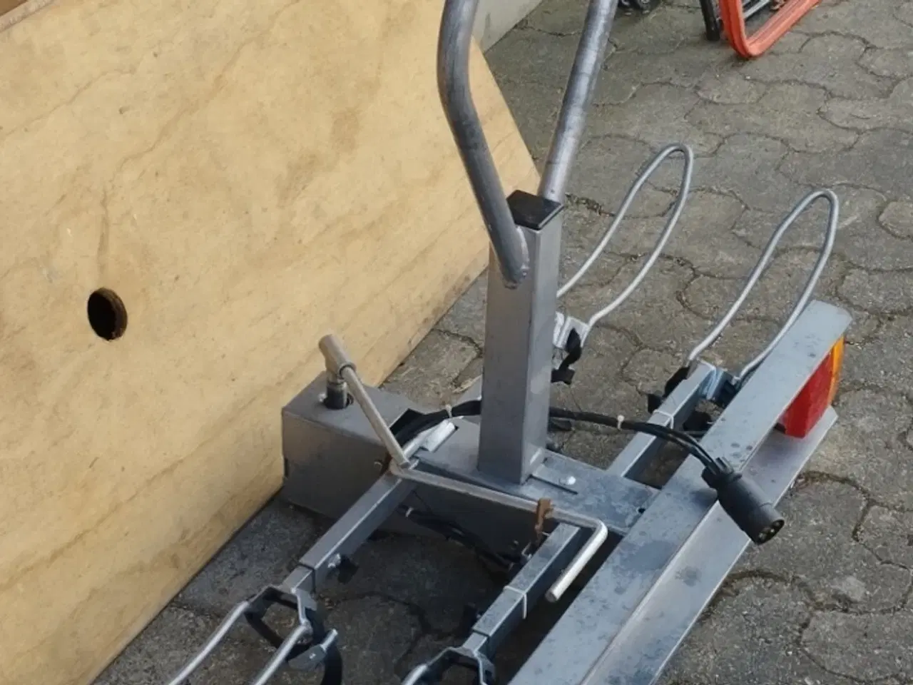 Billede 1 - Cykelholder med 7-polet stik til bil