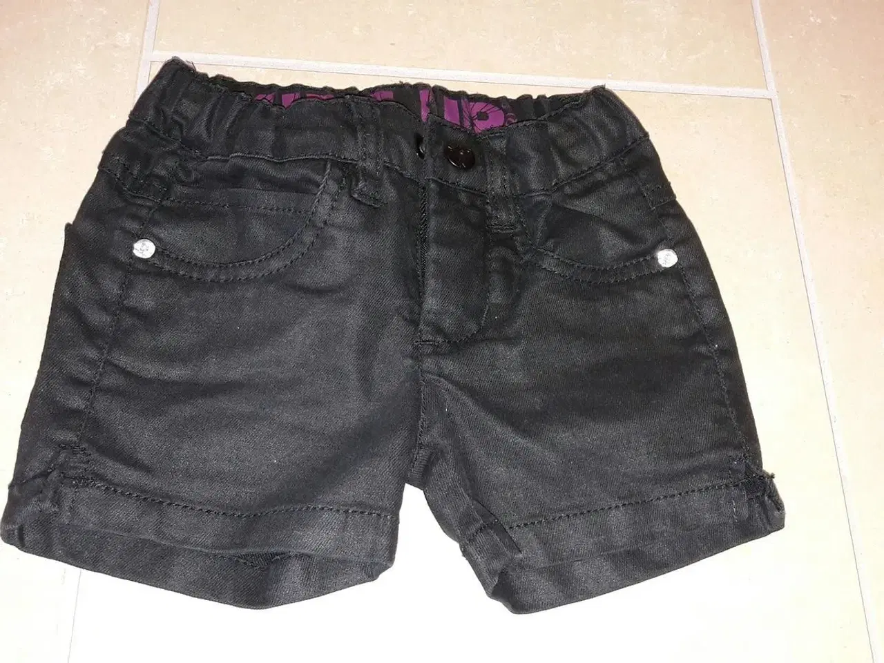 Billede 1 - Pige shorts str 98