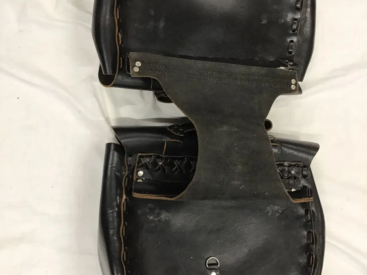 Billede 4 - 27L lædertasker fra IXS som nye