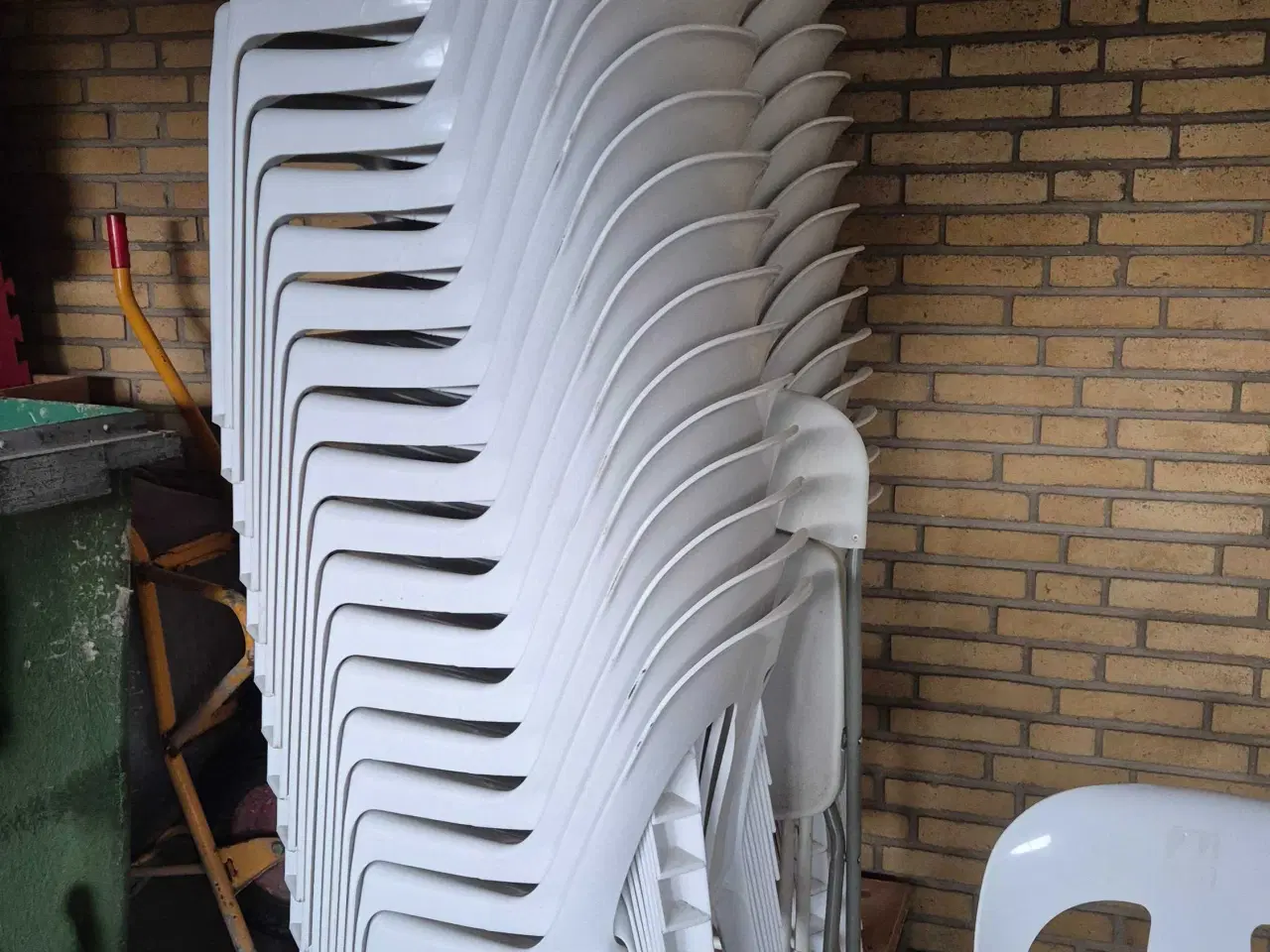 Billede 2 - Havestole hvid plast