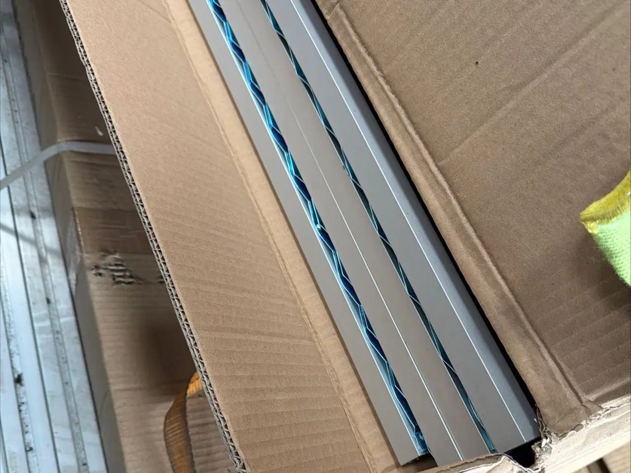 Billede 1 - 60 rørs solfanger anlæg med reflektor