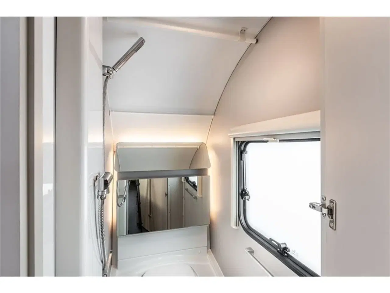 Billede 15 - 2022 - Adria Adora 613 PK   5 personers køjevogn