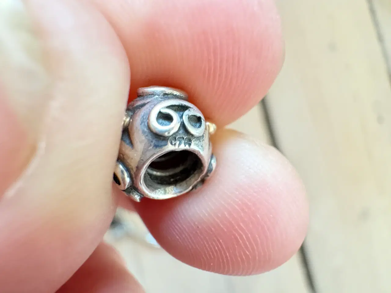 Billede 4 - Pandora charm knapper. 14 kt.