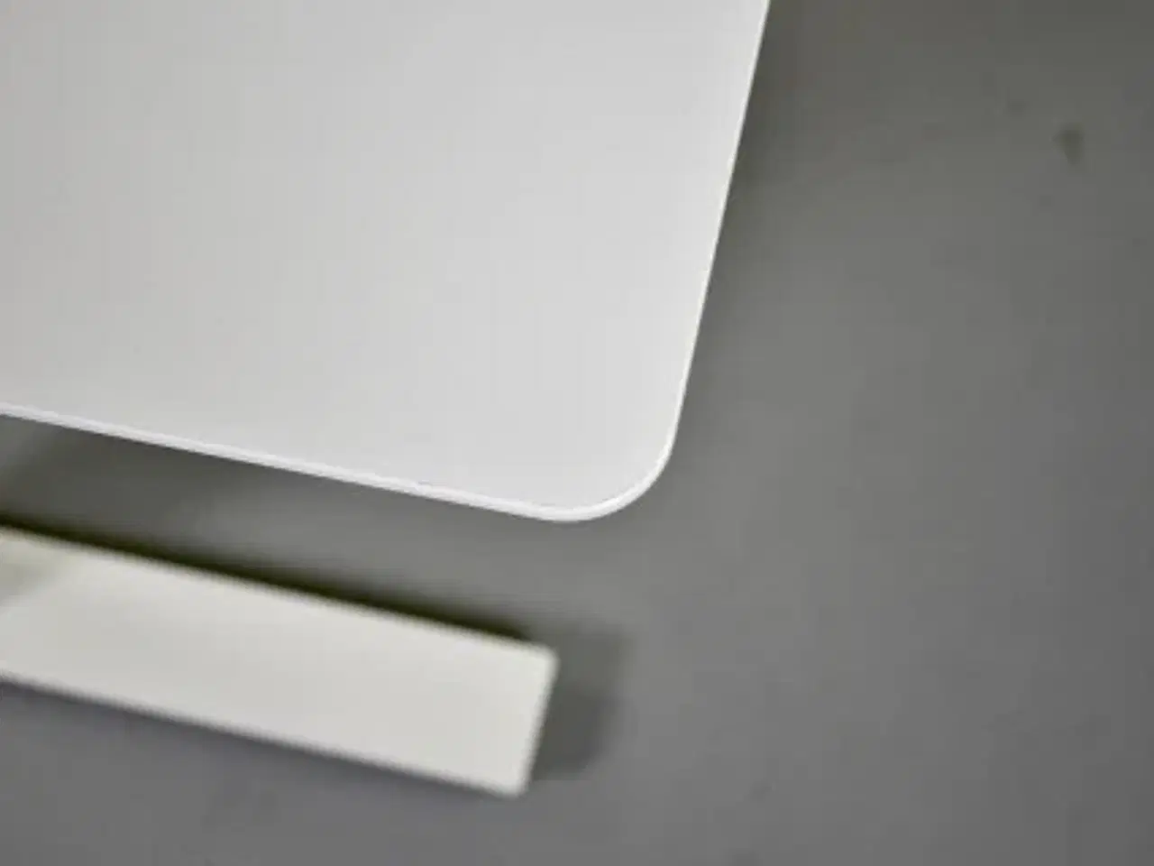 Billede 7 - Scan office hæve-/sænkebord med hvid plade og hvidt stel, 160 cm.