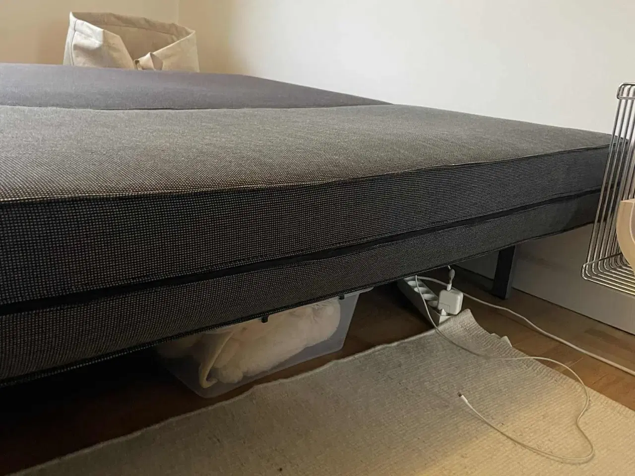 Billede 5 - Seng 140x200cm fin stand