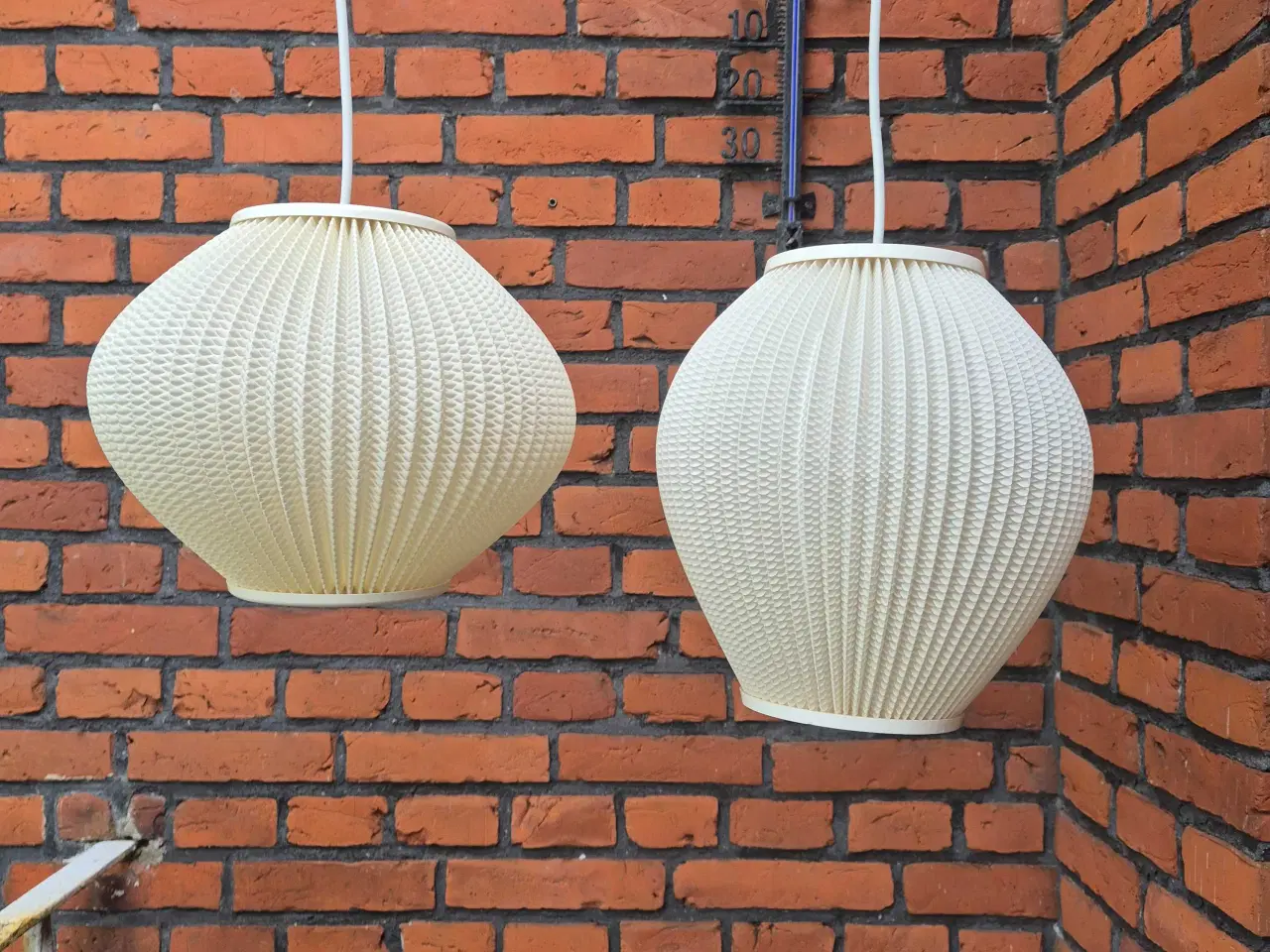 Billede 1 - To smukke Pearl Shade i hvid