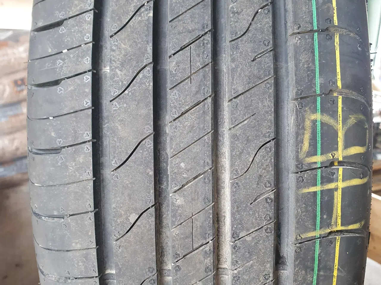 Billede 7 - Goodyear 215/60-17" sommerdæk 