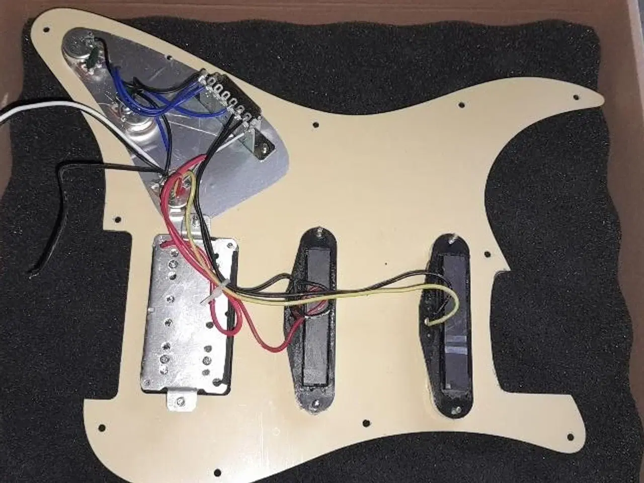 Billede 2 - Nyt prewired pickguard Stratocaster  HSS