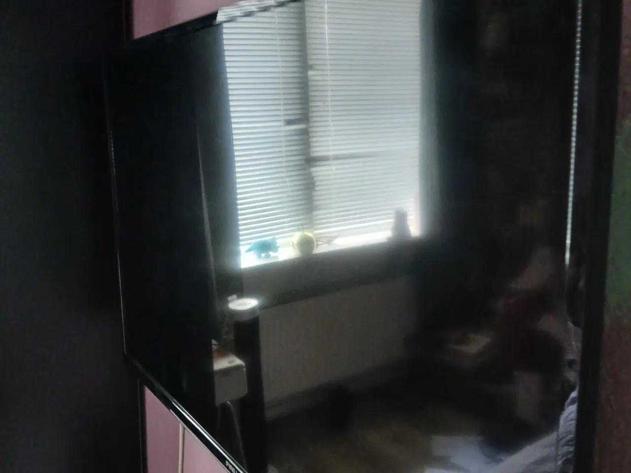 Billede 4 - Sælges fladskærm tv. Med fjernbetjening. 