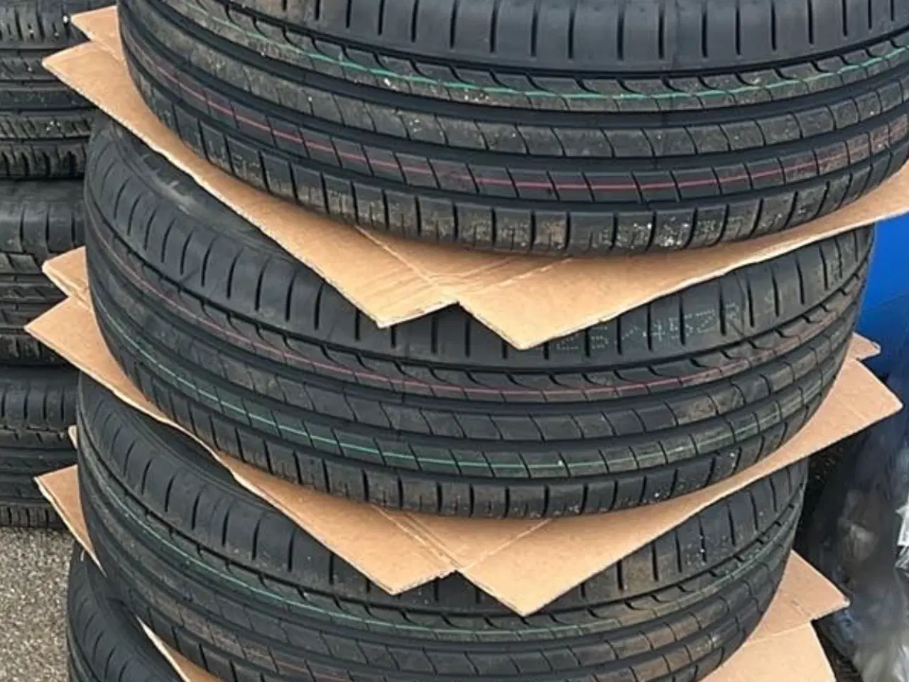 Billede 5 - Fælge med dæk som ny