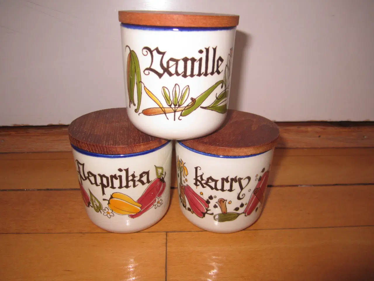 Billede 1 - KNAPSTRUP. BYD. KRYDDERI KRUKKER.