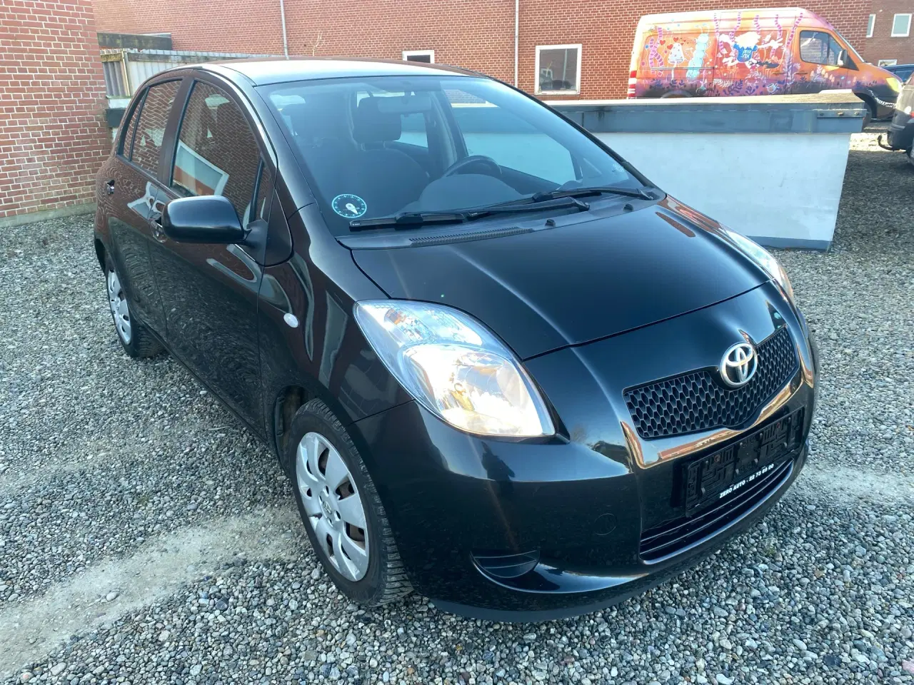 Billede 2 - Toyota Yaris 1,3 VVT-I Linea Terra 87HK 5d