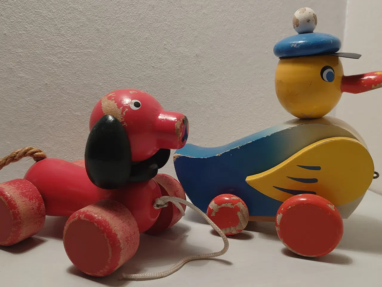 Billede 2 - 2 stk vintage trækdyr i træ. Walter og Kouvalias.