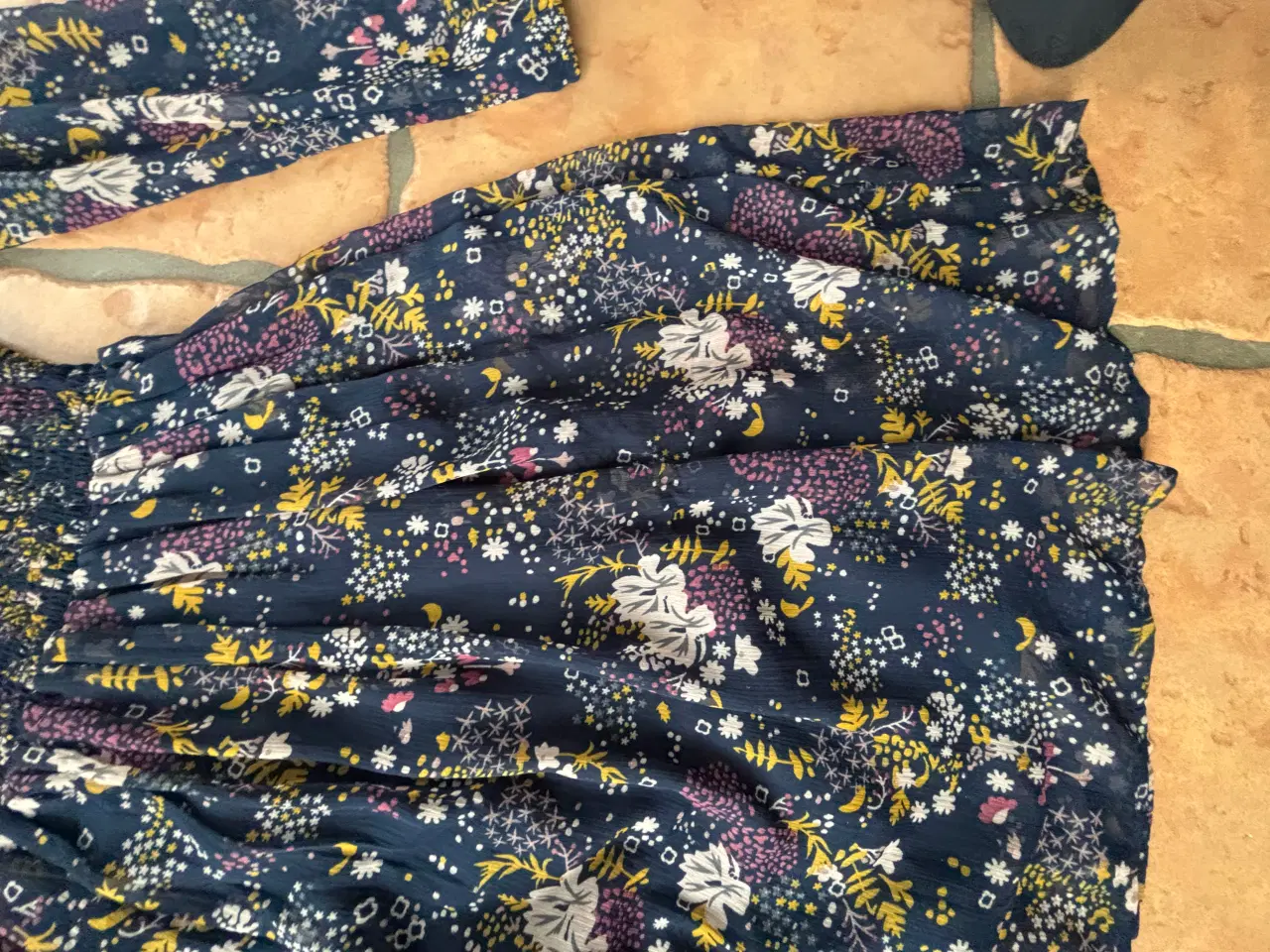 Billede 5 - Me too kjole str 164 multifarvet blomsterprint pig