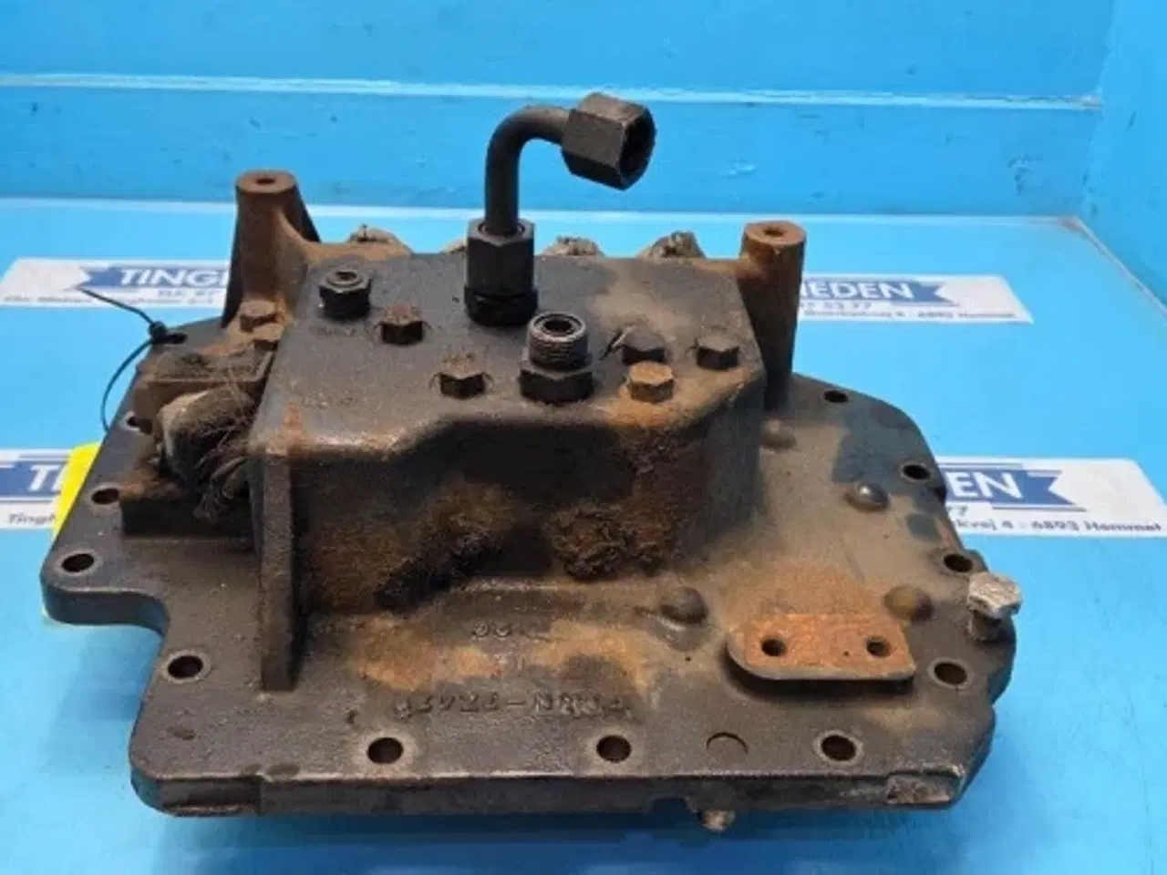 Billede 16 - Ford 8340 Dæksel F3NN7Z479