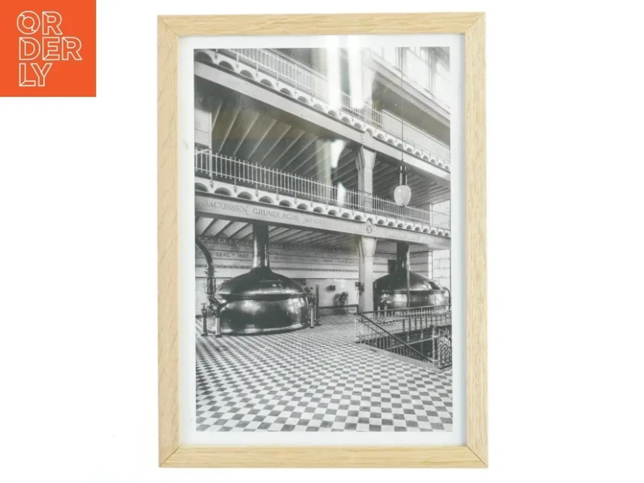 Billede 1 - Indrammet sort-hvid fotografi fra Nielsen (str. 21x29,7 cm)