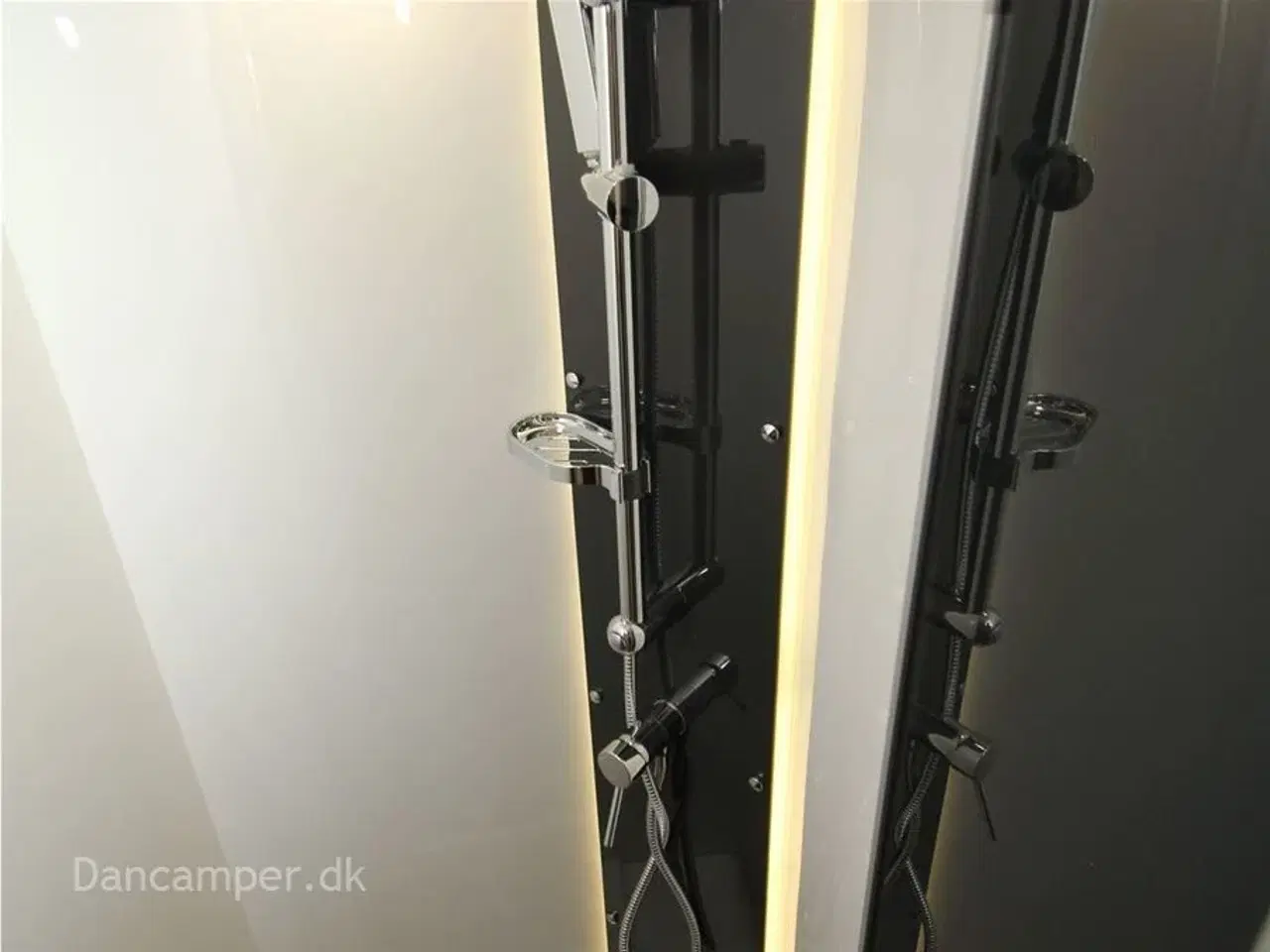 Billede 16 - 2024 - Chausson Titanium 777GA ULTIMATE   KOMISSIONSBIL! Enkeltsenge, lounge, siddegruppe, opredning i siddegruppen. 170HK Aut, markise, solceller mmm