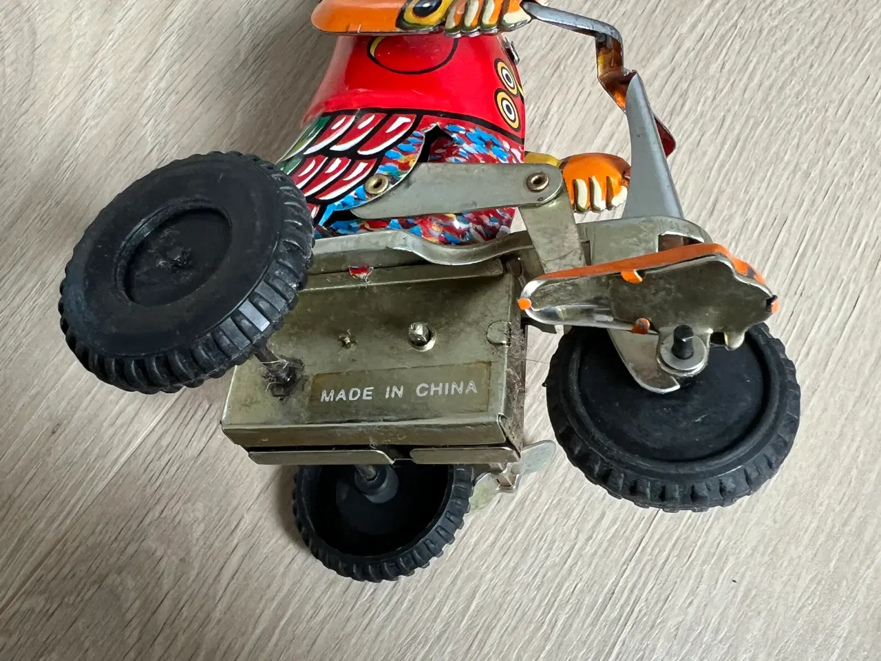 Billede 4 - Blikpladelegetøj And på Trehjulet cykel