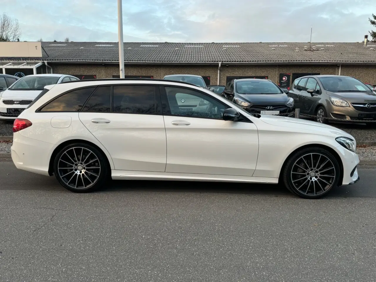 Billede 2 - Mercedes C220 d 2,2 AMG Line stc. aut.