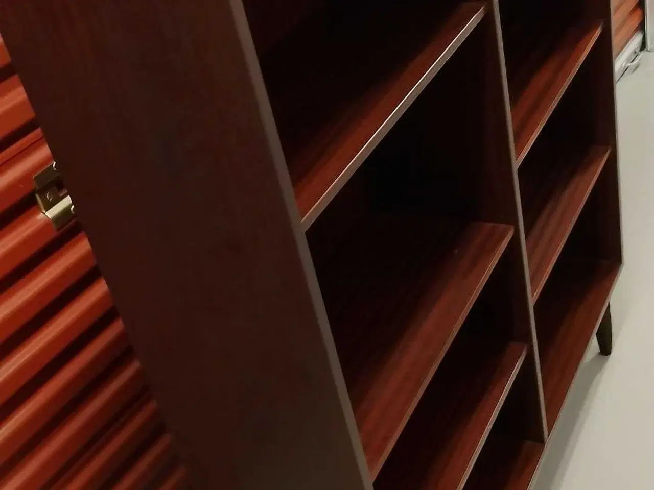 Billede 4 - Super flot retro reol I palisander sælges