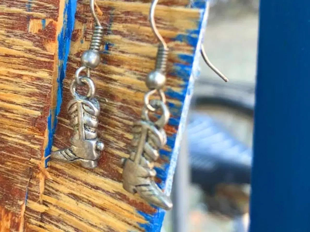 Billede 9 - Øreringe med cowboystøvler i antikguld farve