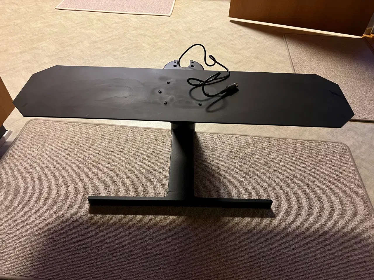 Billede 1 - Tv bord med dreje funktion 