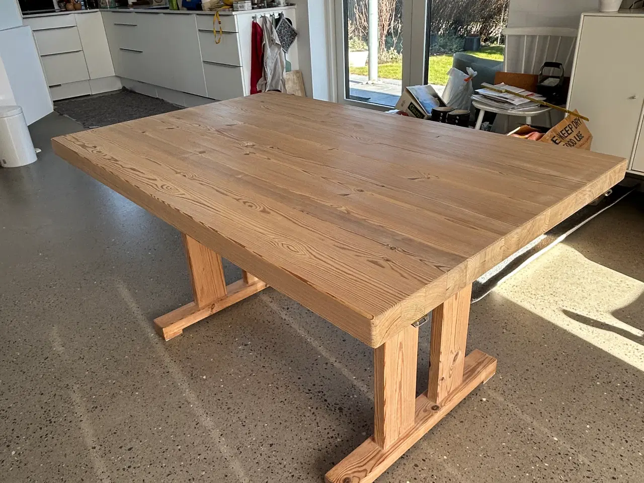 Billede 1 - Ubehandlet Spisebord meget flot. 