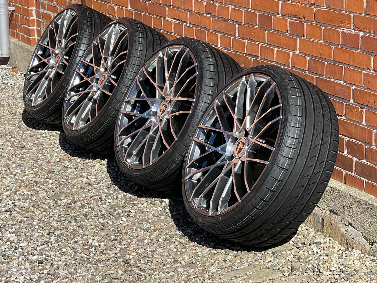 Billede 4 - Original Tomason alufælg 235/30-20" krydsmål 5x112