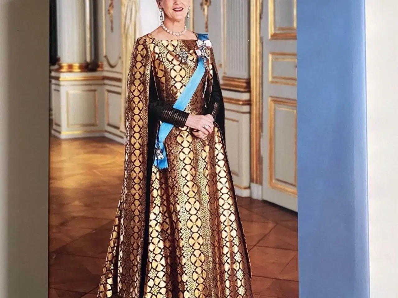 Billede 2 - Bog om Dronning Margrethe 