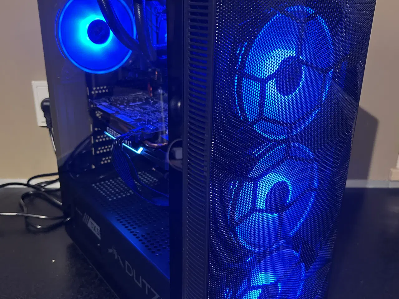 Billede 4 - 💻 Stilren & stærk gaming-PC – klar til CS2, Fortn
