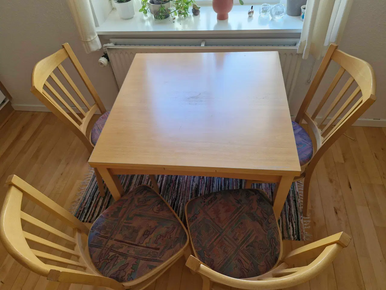 Billede 2 - Bord med 4 stole