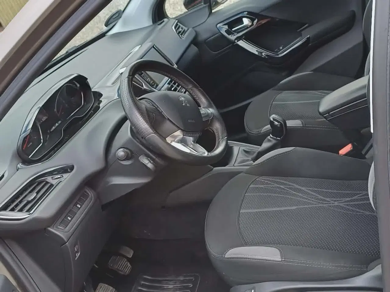 Billede 4 - Velholdt Peugeot 208