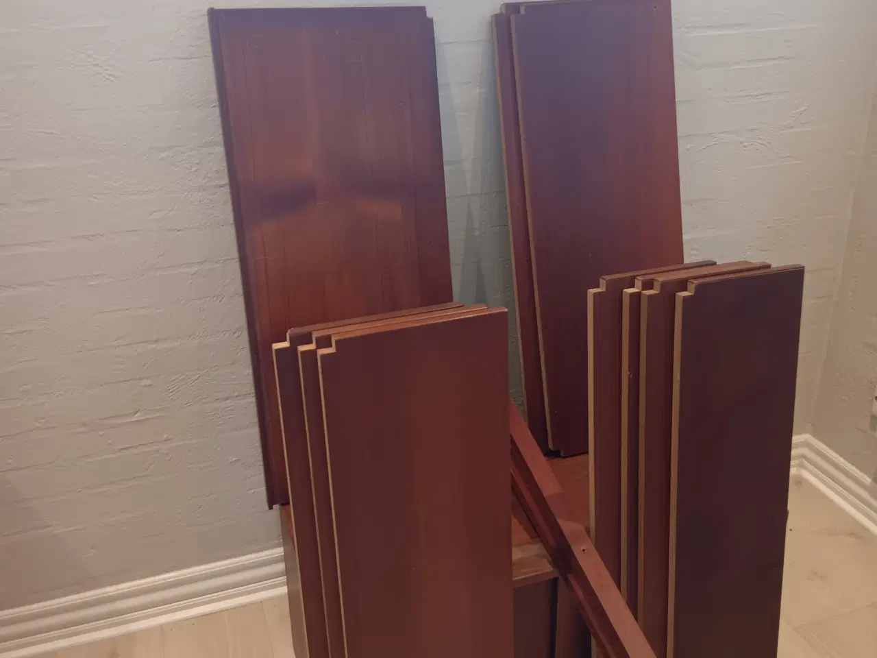 Billede 4 - Teak reolsystem m. ni hylder, et skab og en bladhy