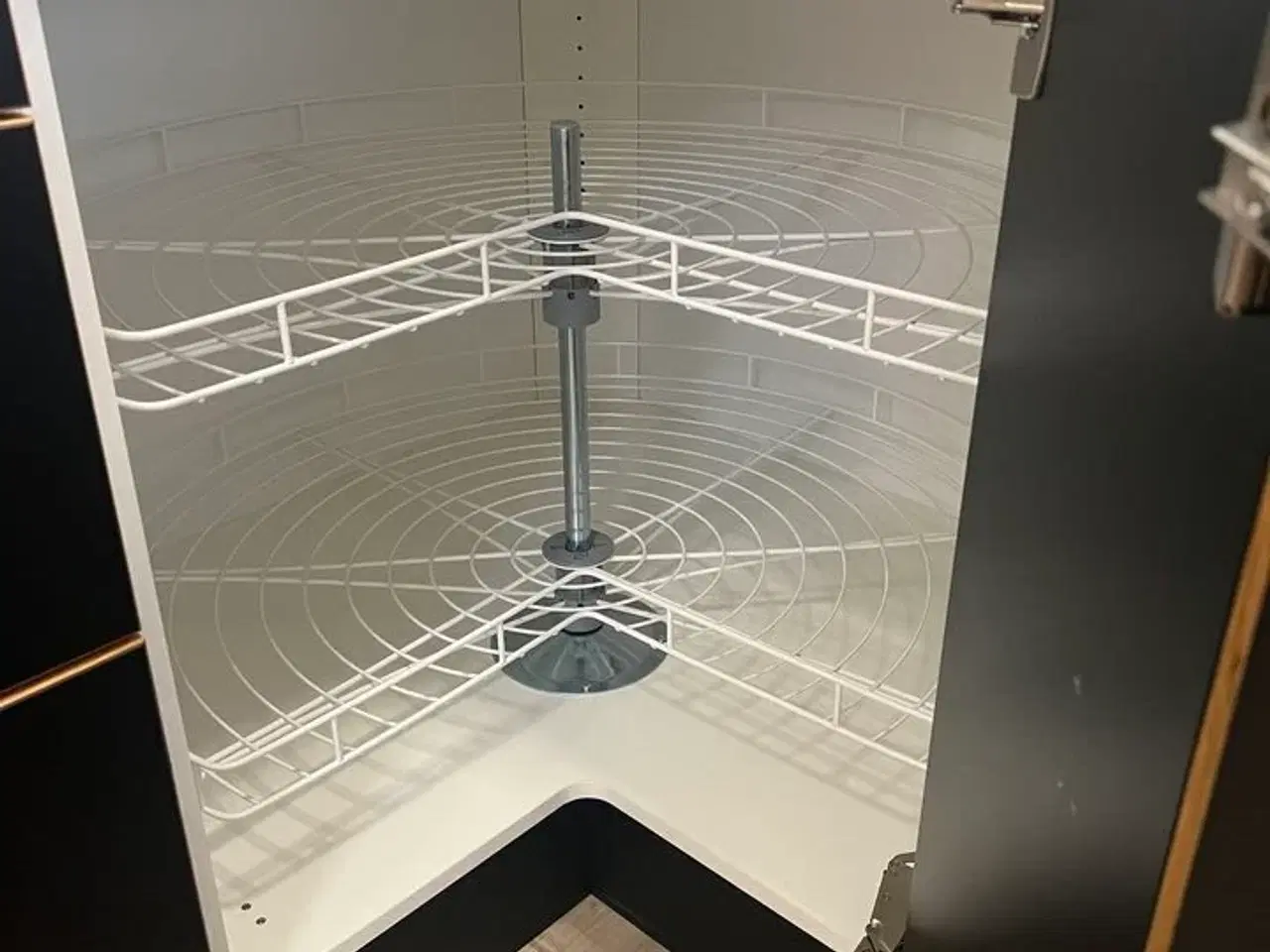 Billede 5 - 3/4 karrusel til hjørneskab