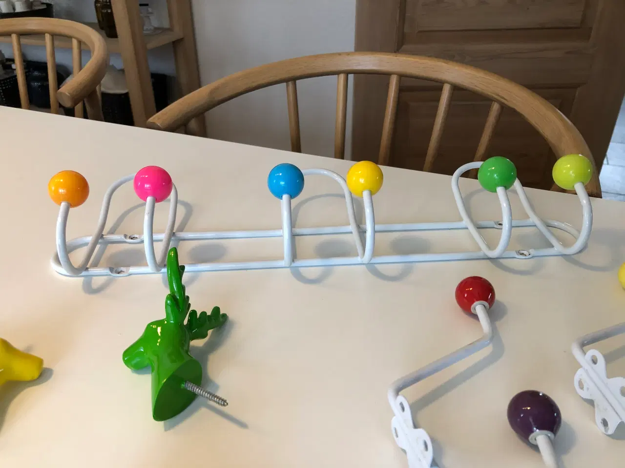 Billede 9 - Knagerække i flotte farver