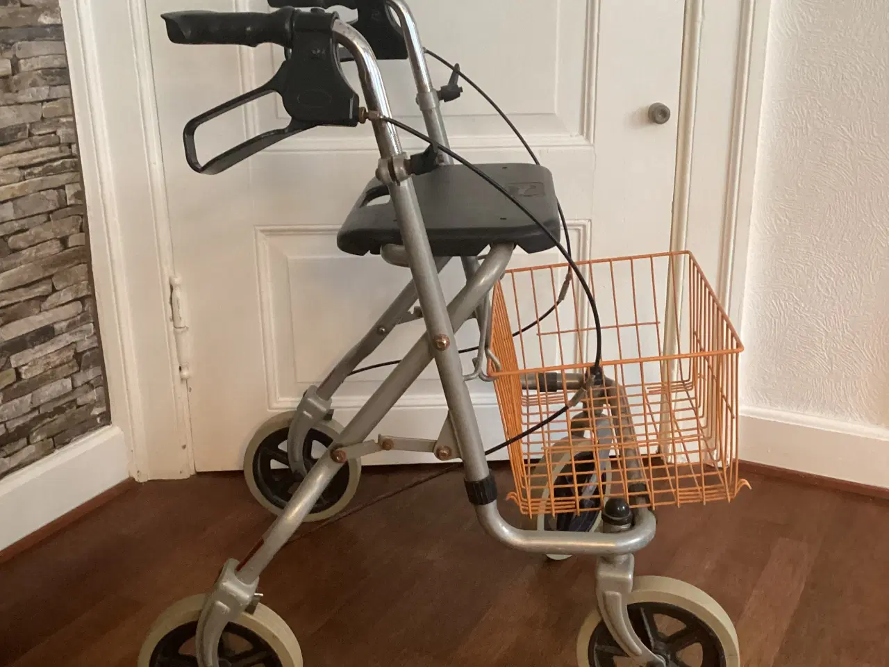 Billede 2 - Rollator Endres med kurv